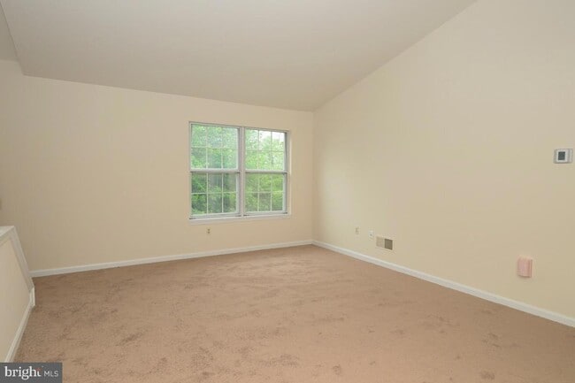 Building Photo - 208 Kelly Ct