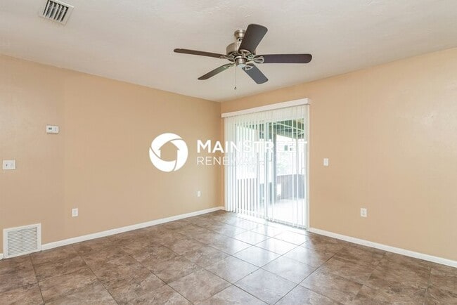 Foto del edificio - 3 Bedroom Pet-Friendly Home in Bradenton, FL with Main Street Renewal