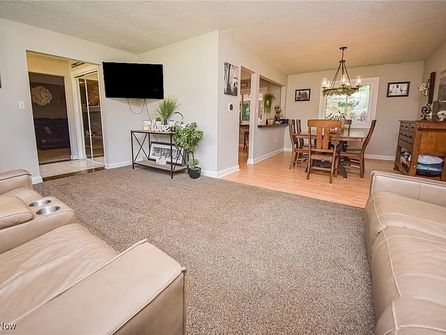 Building Photo - 10266 Huntington Park Dr