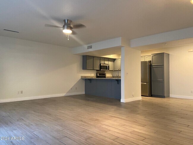 Building Photo - 16021 N 30th St