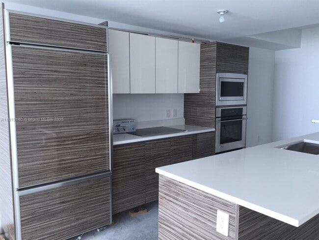 Foto del edificio - 460 NE 28th St