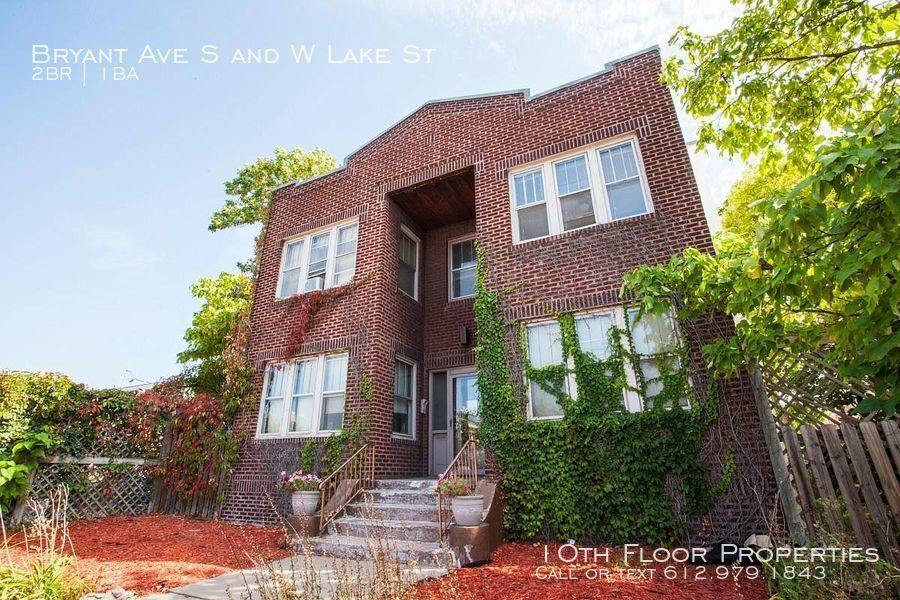Primary Photo - 3009 Bryant Ave S - 3 - 2 beds, 1 full bath