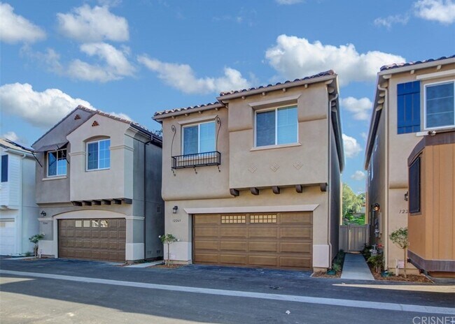 Building Photo - 14921 W Navarre Way