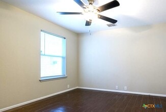 Building Photo - 1370 Tractor Pass