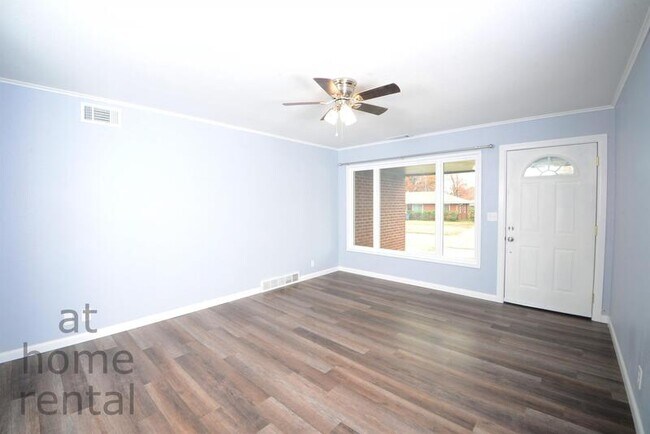 Foto del edificio - 7816 E 4th St