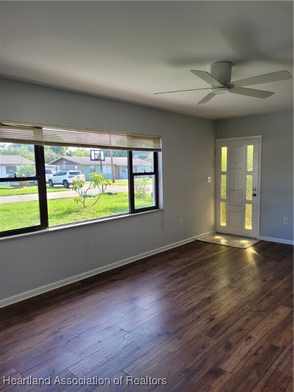 Foto del edificio - 1417 Kerry Dr