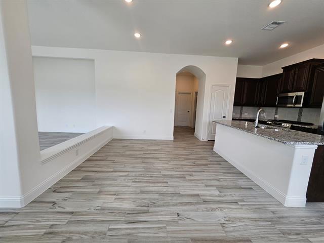 Foto del edificio - 7205 Bird Cherry Ln
