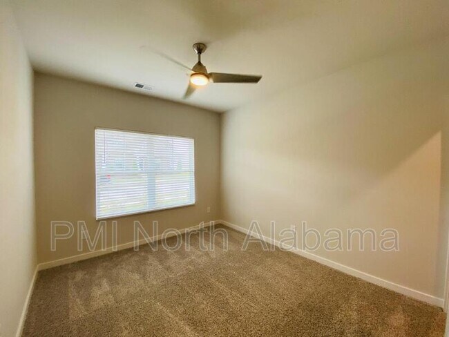 Foto del edificio - 408 Edgebrook Dr