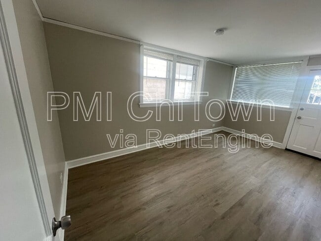 Foto del edificio - 5202 W Ainslie St