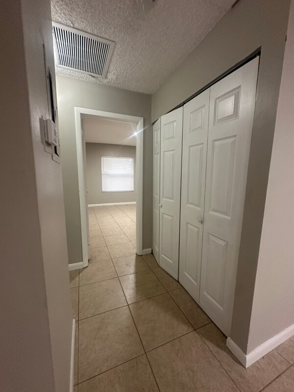 Foto del edificio - 4833 Serafica Dr