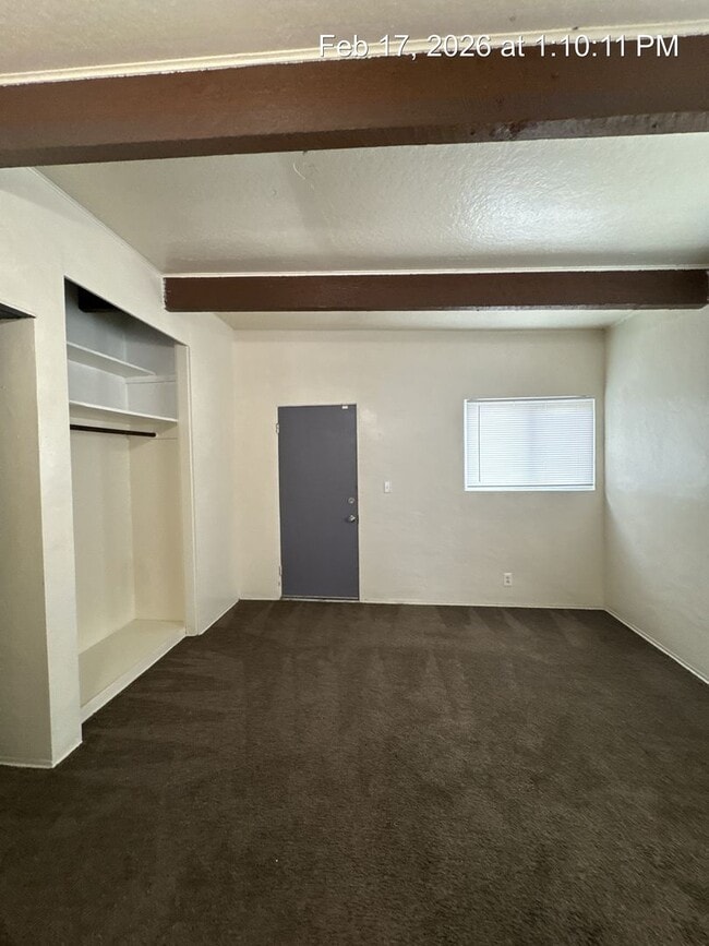 Building Photo - 3040