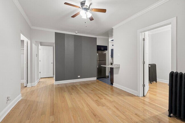 Foto del edificio - 6110 N Winthrop Ave