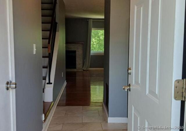 Building Photo - 256 Monticello Dr