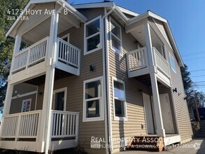Building Photo - 4123 Hoyt Ave