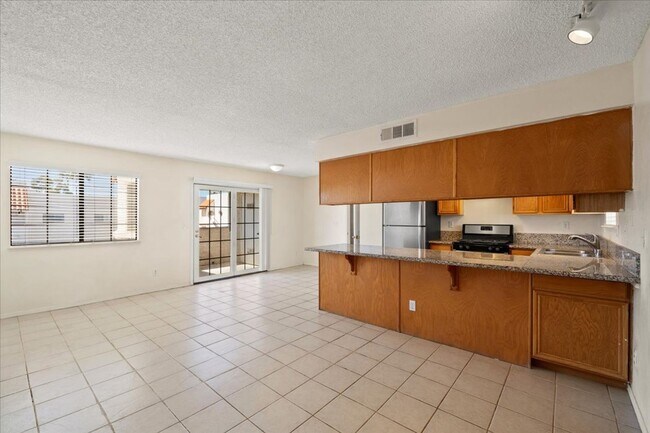Foto del edificio - !!!Move in Special!!! Summerlin 2-Bed, 2-B...