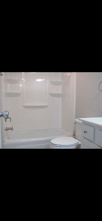 Foto del edificio - 908 Chatham Ln