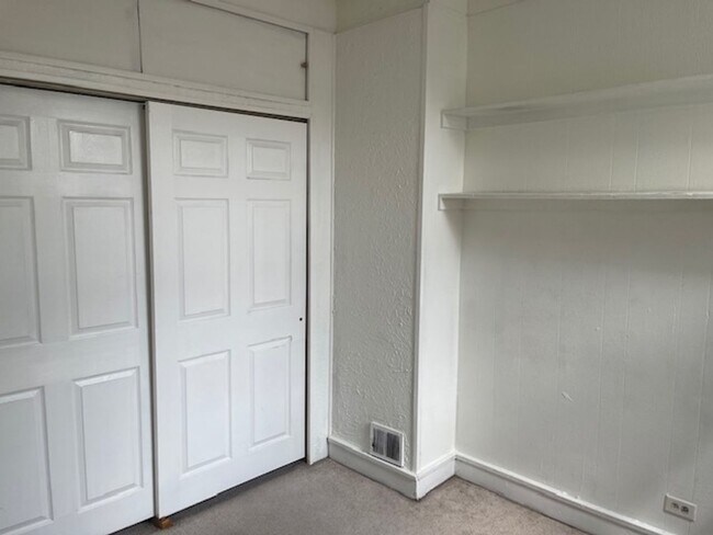 Photo - Great 2 bedroom available NOW! House