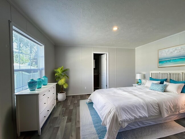 Building Photo - 29 S Hill Dr