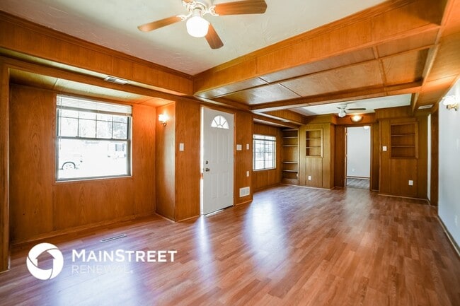 Building Photo - 10815 Bennington Ave