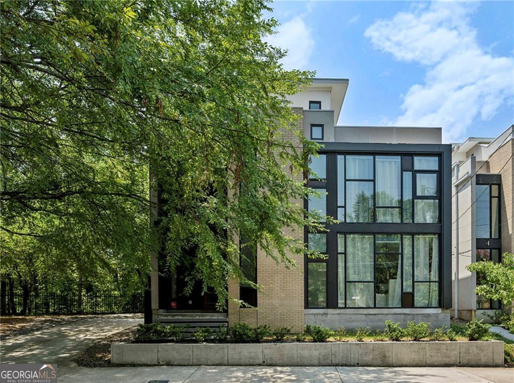 Foto principal - 575 Highland Ave NE