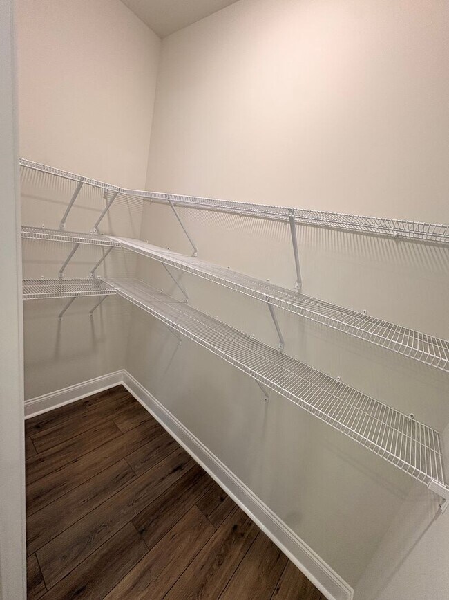 Building Photo - 110 Alva Ct