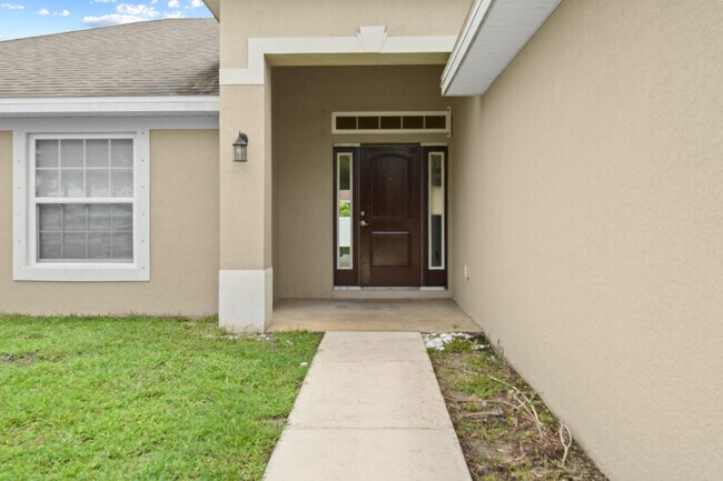 Building Photo - 2273 SW Monterrey Ln