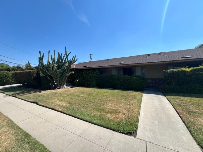 Building Photo - 2404 N Angus St