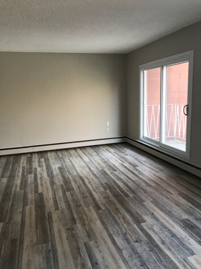 Photo du bâtiment - 1 Bed 1 Bath Unit in Red Deer, AB
