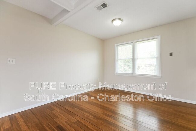 Foto del edificio - 101 Gatehouse Dr
