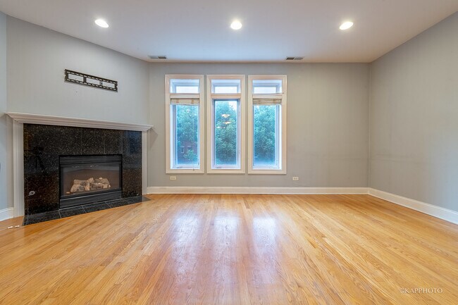 Building Photo - 1345 W Fillmore St