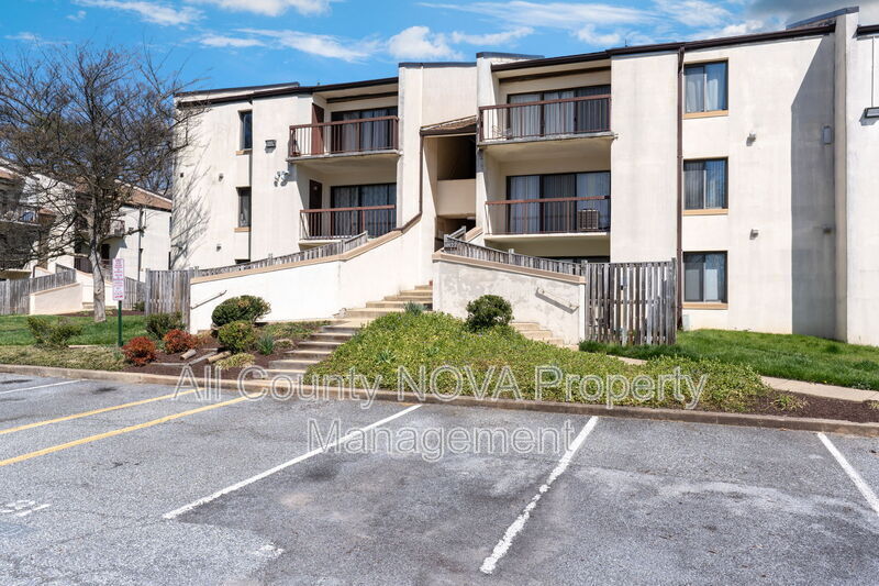 Foto principal - 10122 Campus Way S