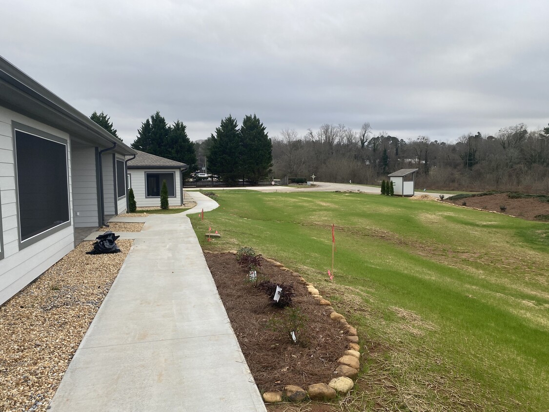 Front yard - 212 Old Clarkesville Mill Rd