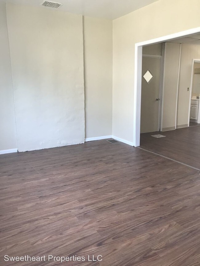 Building Photo - 3 br, 1 bath House - 283 Ludington