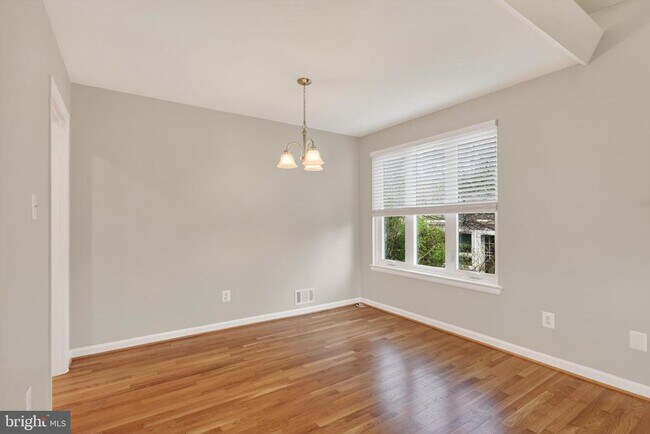 Foto del edificio - 4625 Strathblane Pl