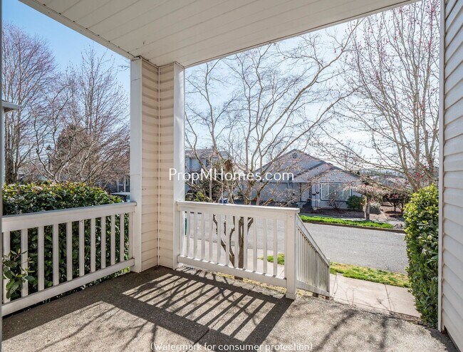 Foto del edificio - Inviting Three Bedroom Townhouse - Prime Clackamas Location!