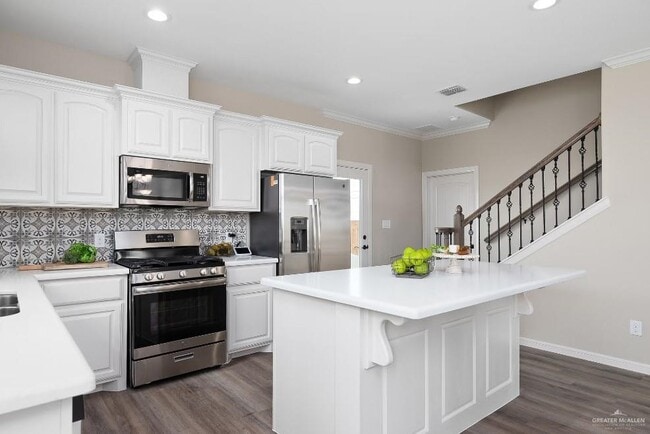 Building Photo - 14323 Mountain Ridge Ln
