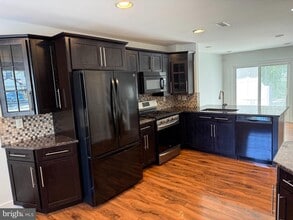 Building Photo - 1070 Baywood Dr