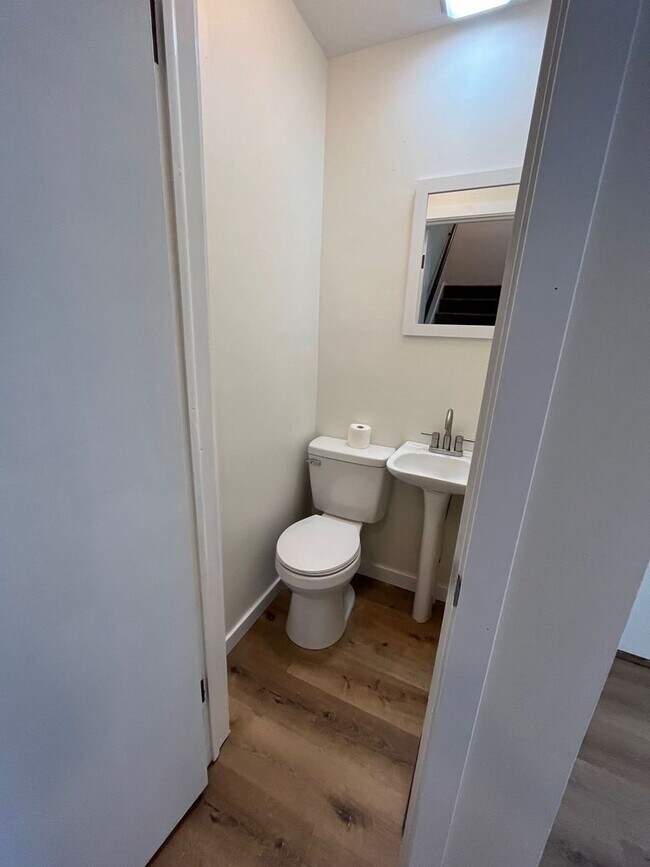 Foto del edificio - 2 Bedroom 1.5 Bathroom in West Columbus