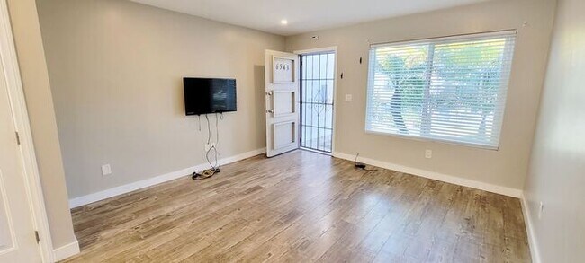 Foto del edificio - Charming 2BR Retreat with Private Patio, Scenic Views & Resort-Style Amenities