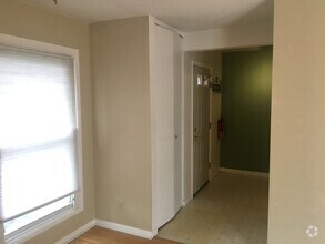 Building Photo - 280 Ledgewood Cir