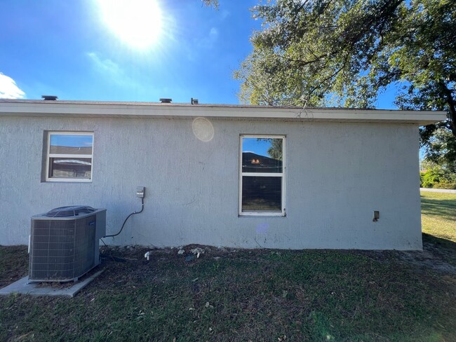 Foto del edificio - Charming 2 BD/2 BA Unit in Ocala!  END UNIT!