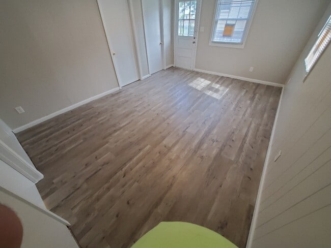 Photo - BIG House & BIG Fenced Yard. Plus Master S...