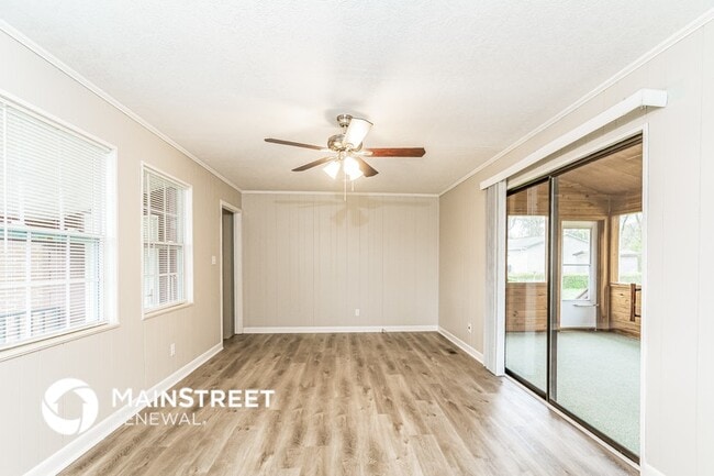 Building Photo - 212 Meadowview Dr