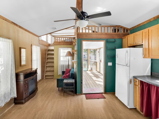 Building Photo - 1449 Suncrest St