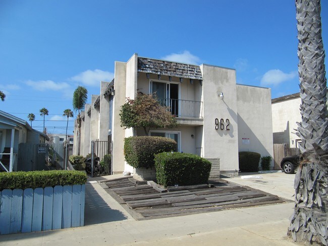 Foto del edificio - 962 Thomas Ave