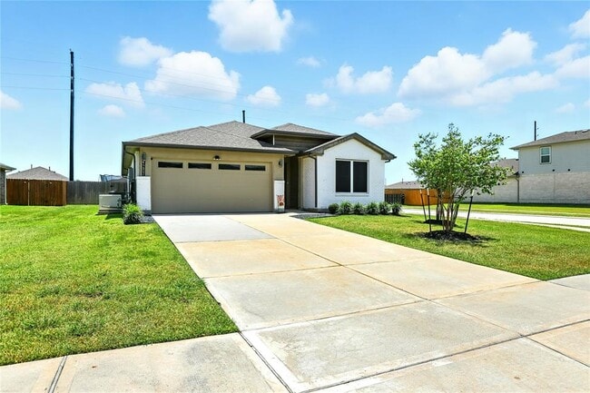 Building Photo - 14602 Sweetwater Dr