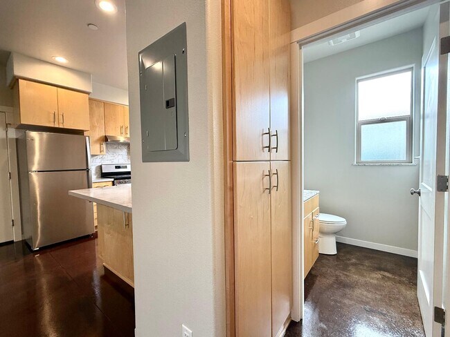 Foto del edificio - 2460 Newburg Ct