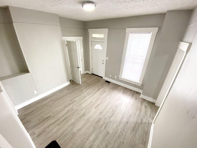 Building Photo - Newly Rehabbed Single family in Dayton! **...