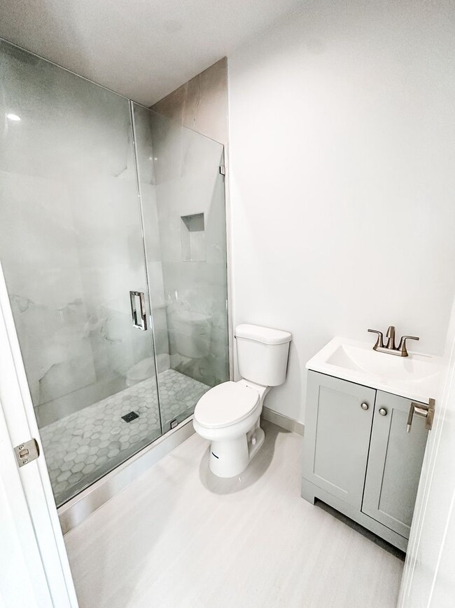 Foto del edificio - 17314 Bircher St