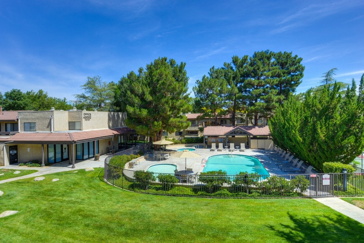 Park West Village Apartments Rentals in Lancaster at 43032 30th St W